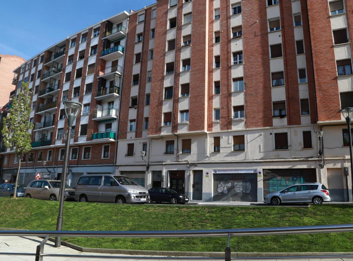 Ferienwohnung Calida Vivienda Turistica Centrica Junto Al Funicular Y Metro Bilbao Exterior foto